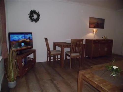 Holiday Home/Apartment - 2 persons -  - Strandstraße - 25980 - Westerland