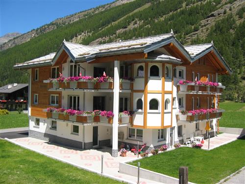 Holiday Home/Apartment - 4 persons -  - Saas-Grund - 3910