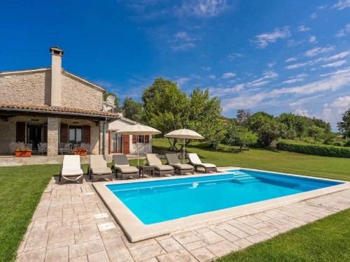 Holiday home - 8 persons -  - Pracana - 52420 - Buzet