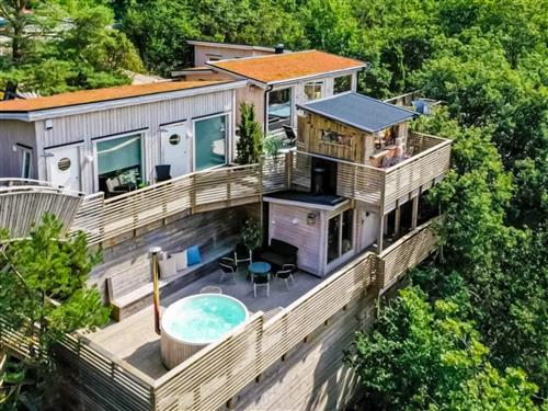  - 2 Personen -  - Gamla Lillhagsvägen - Göteborg - 42249 - Hisings Backa