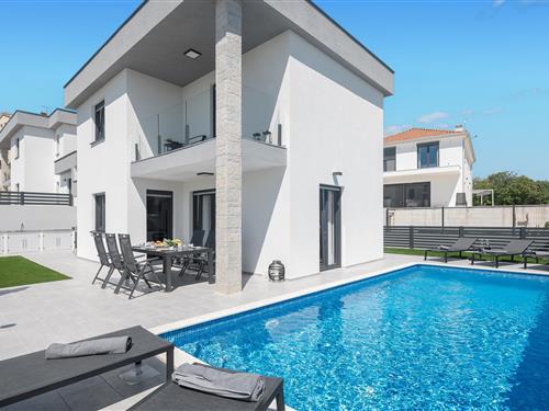 Holiday Home/Apartment - 6 persons -  - Musales - Porec - Musales - 52440 - Musales