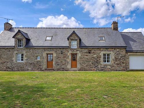 Holiday home - 5 persons -  - Village Harnais - 56220 - Saint-Gravé