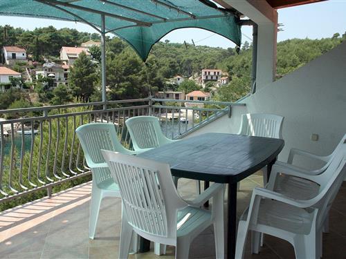 Holiday Home/Apartment - 6 persons -  - Basina - 21462 - Basina