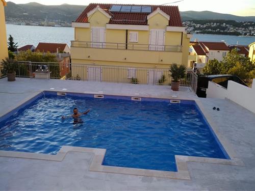 Holiday apartment - 4 persons -  - 21223 - Okrug Gornji