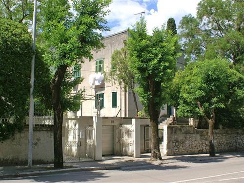 Holiday Home/Apartment - 7 persons -  - Split - 21000 - Split