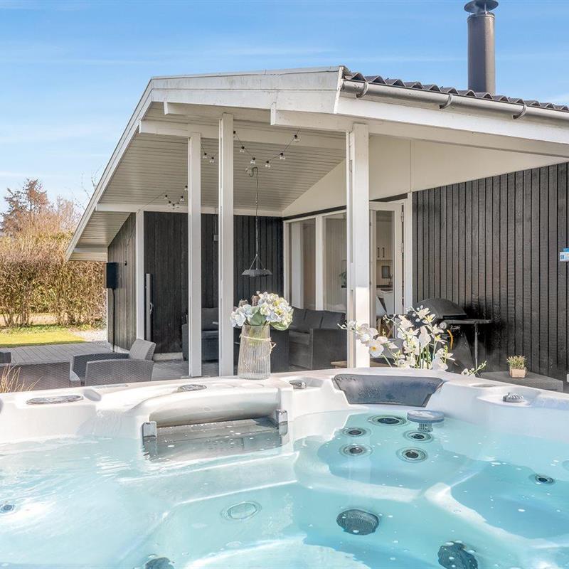 Sommerhus - 6 personer -  - Klitrosevej - Marielyst - 4873 - Væggerløse