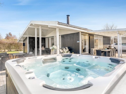 Sommerhus - 6 personer -  - Klitrosevej - Marielyst - 4873 - Væggerløse