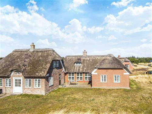 Sommerhus - 10 personer -  - Fyrvej 41 C - 6857 - Blåvand