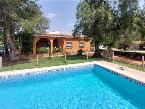 Holiday home - 6 persons -  - C/ Utiel - 46117 - Bétera