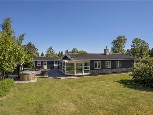 Fritidshus - 8 personer -  - Mælkebøttevej - Marielyst - 4873 - Væggerløse