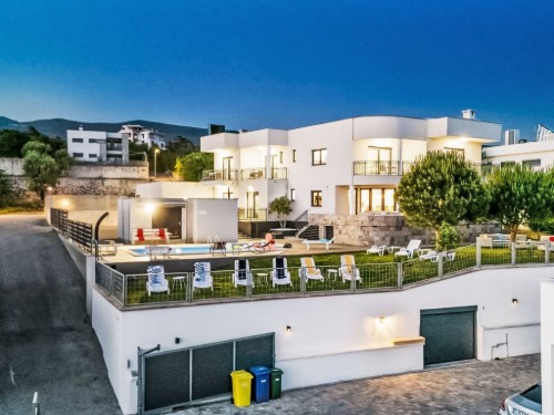 Feriehus - 20 personer -  - 51260 - Crikvenica