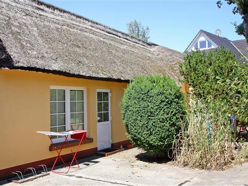 Holiday Home/Apartment - 2 persons -  - 18375 - Wieck Am Darß