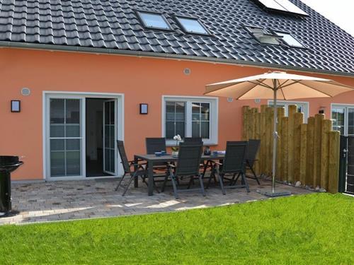 Holiday Home/Apartment - 6 persons -  - 18556 - Breege