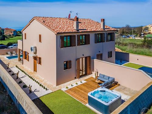 Holiday home - 7 persons -  - 52215 - Vodnjan