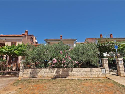 Holiday Home/Apartment - 4 persons -  - Lavanda - 52212 - Valbandon