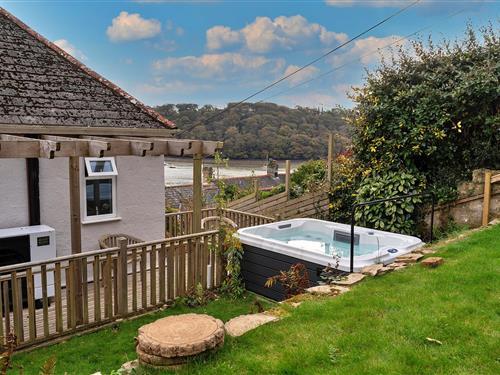 Holiday home - 5 persons -  - TR1 1SR - Malpas