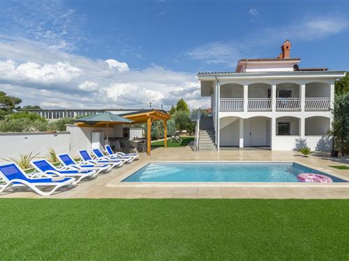 Villa - 8 personer -  - 52446 - Kukci