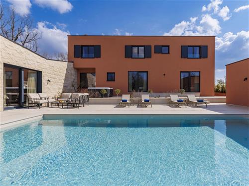 Feriehus - 10 personer -  - Tinjan - 52444