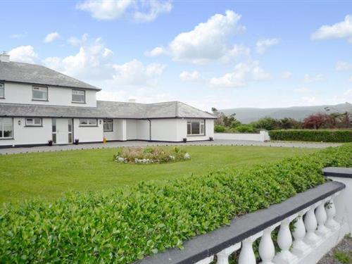 Holiday home - 4 persons -  - F28CH60 - Louisburgh