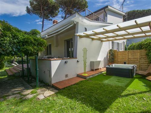 Feriehus - 6 personer -  - Tirrenia - 56128