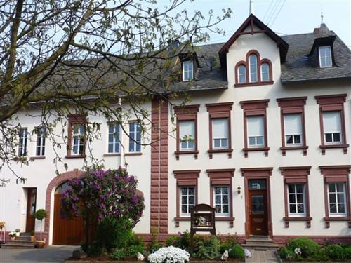 Holiday Home/Apartment - 4 persons -  - Neugartenstrasse - 54340 - Detzem