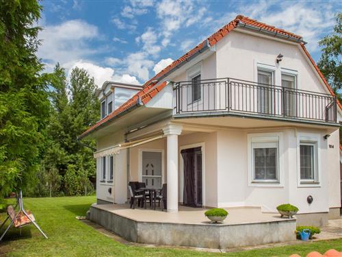 Holiday Home/Apartment - 6 persons -  - Balatonmariafurdo - 8647