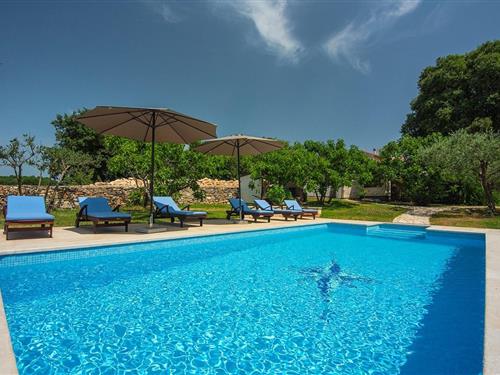 Holiday home - 8 persons -  - Valtura - 0 - Ližnjan