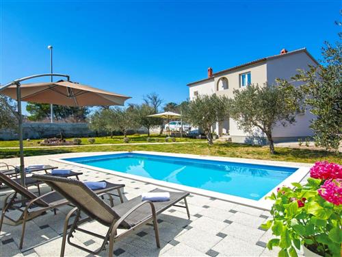 Holiday home - 14 persons -  - Nin - 23232