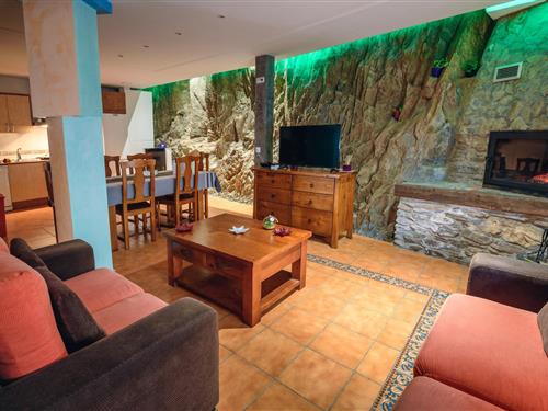 Holiday apartment - 4 persons -  - 24131 - La Omañuela