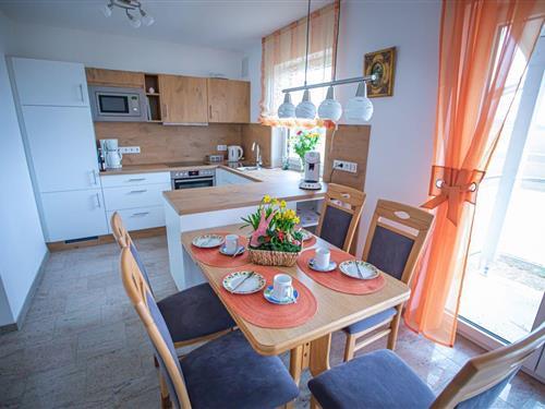 Holiday Home/Apartment - 5 persons -  - Oberes Wiegenfeld, - 89349 - Burtenbach