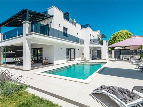 Holiday home - 11 persons -  - Palacina - 52440 - Porec