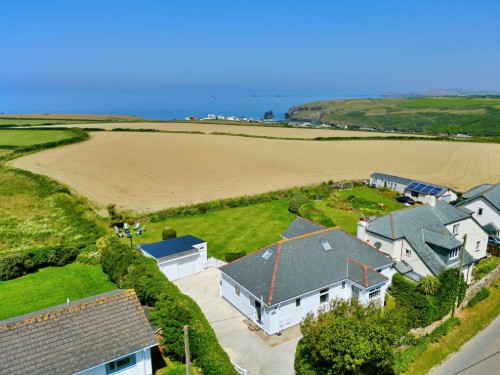 Holiday home - 8 persons -  - PL28 8LS - Porthcothan Bay
