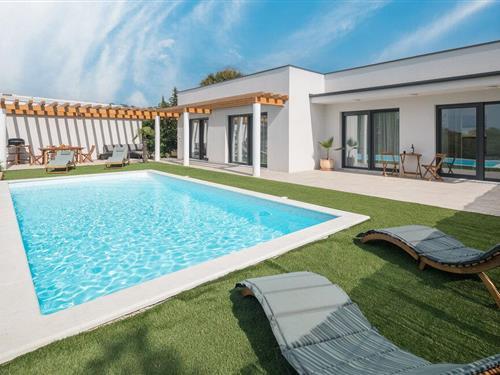 Holiday home - 6 persons -  - Krmed - Bale - 52211 - Krmed