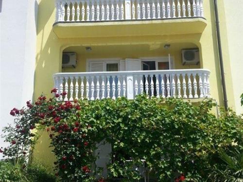 Holiday Home/Apartment - 3 persons -  - prisika - 51250 - Novi Vinodolski