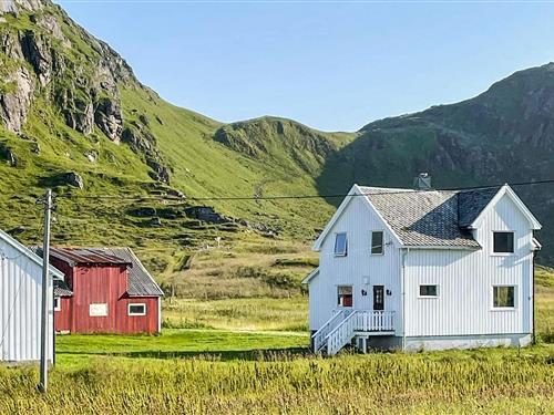 Holiday home - 7 persons -  - Strandveien - Fredvang/Lofoten - 8387 - Fredvang