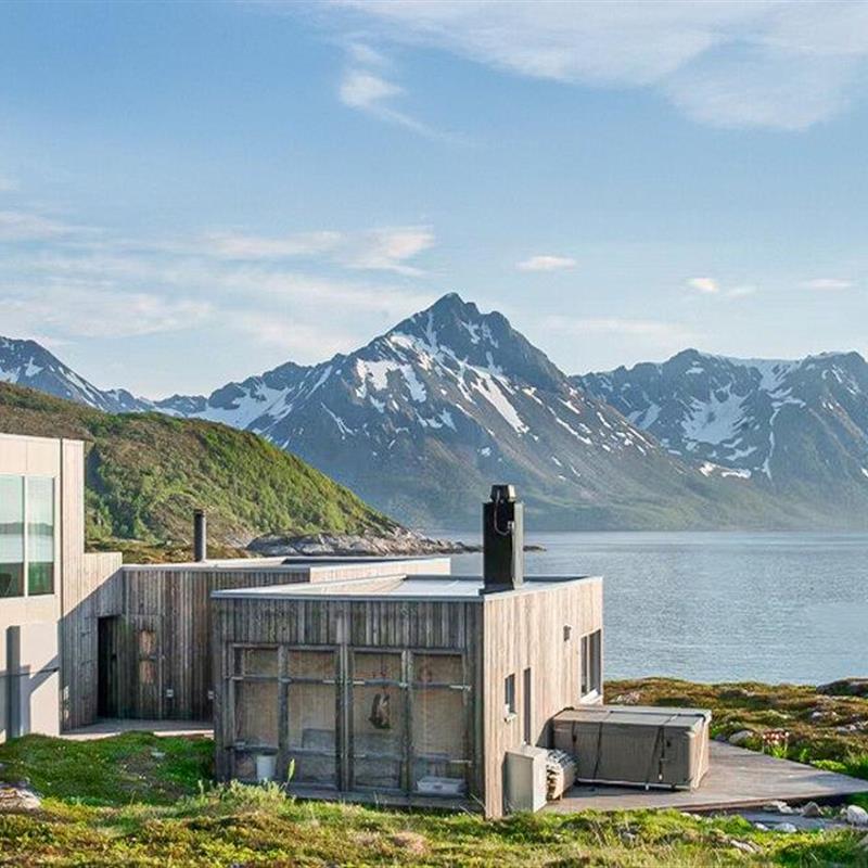 Sommerhus - 8 personer -  - Leirvågveien - Bjarkøy/ Nord- Norge - 9426 - Bjarkøy