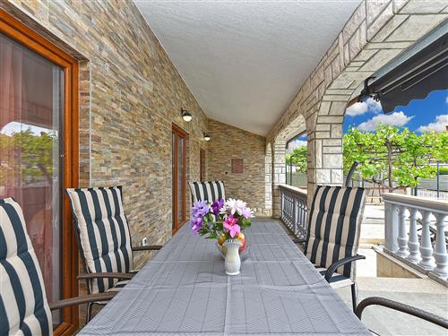 Holiday home - 9 persons -  - Pula - 52100