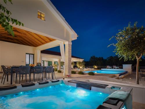 Feriehus - 11 personer -  - Lukar - 22303